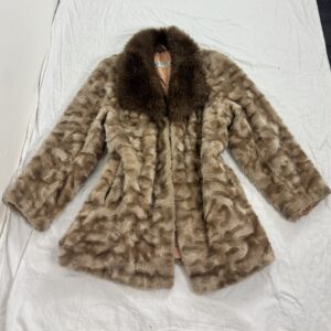 Pravý KARA kožich vel M